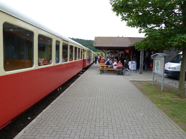 28 BahnhofEngeln.JPG